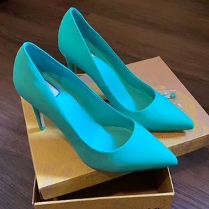 Teal pumps Mix no. 6 size 8